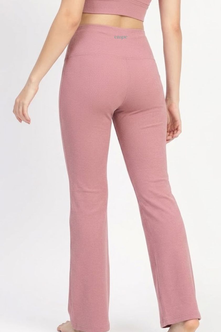 Schmeichelnde Yoga-Hose aus Bio-Baumwolle und Modal mit ausgestelltem Bein