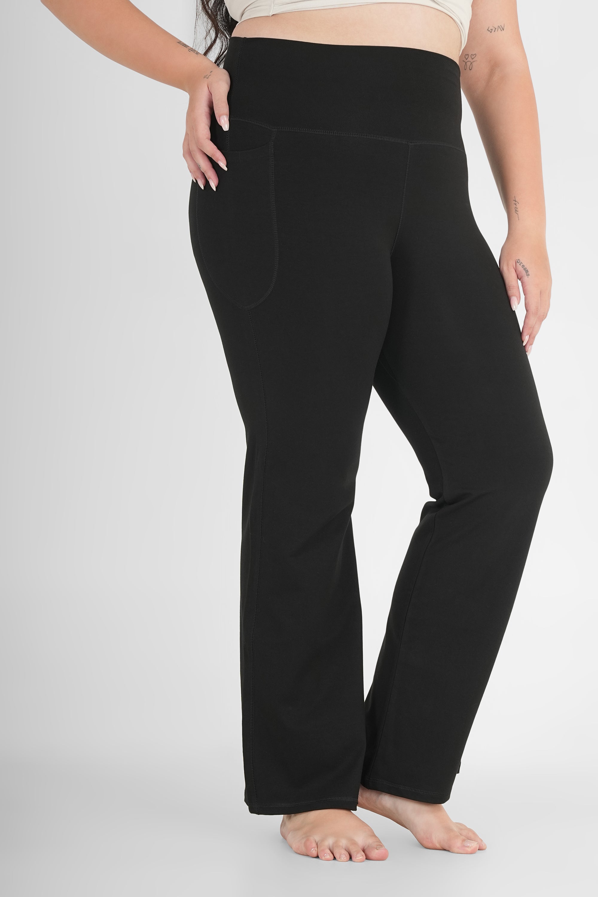 Schmeichelhafte ausgestellte Yogahose „Sienna“