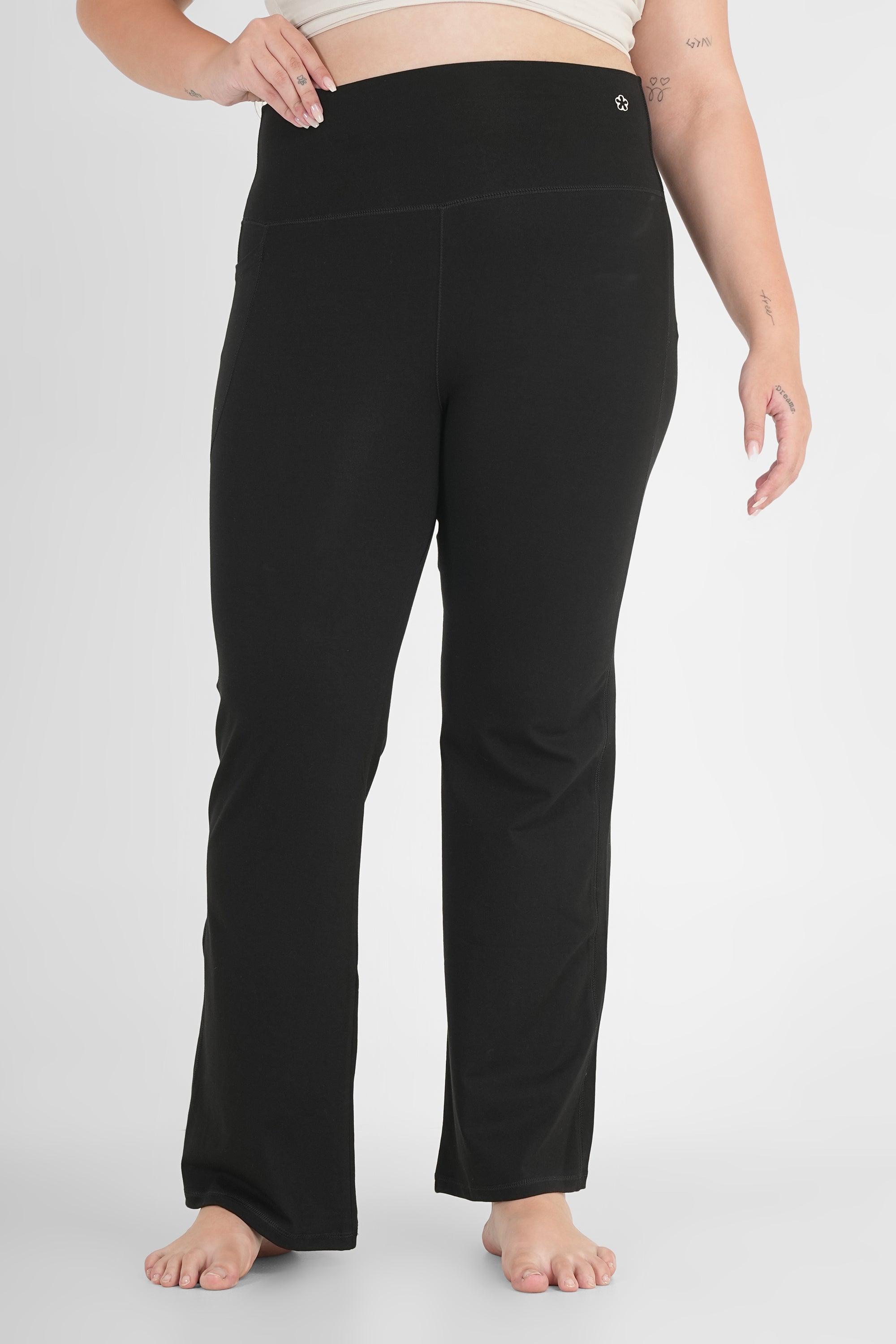 Schmeichelhafte ausgestellte Yogahose „Sienna“