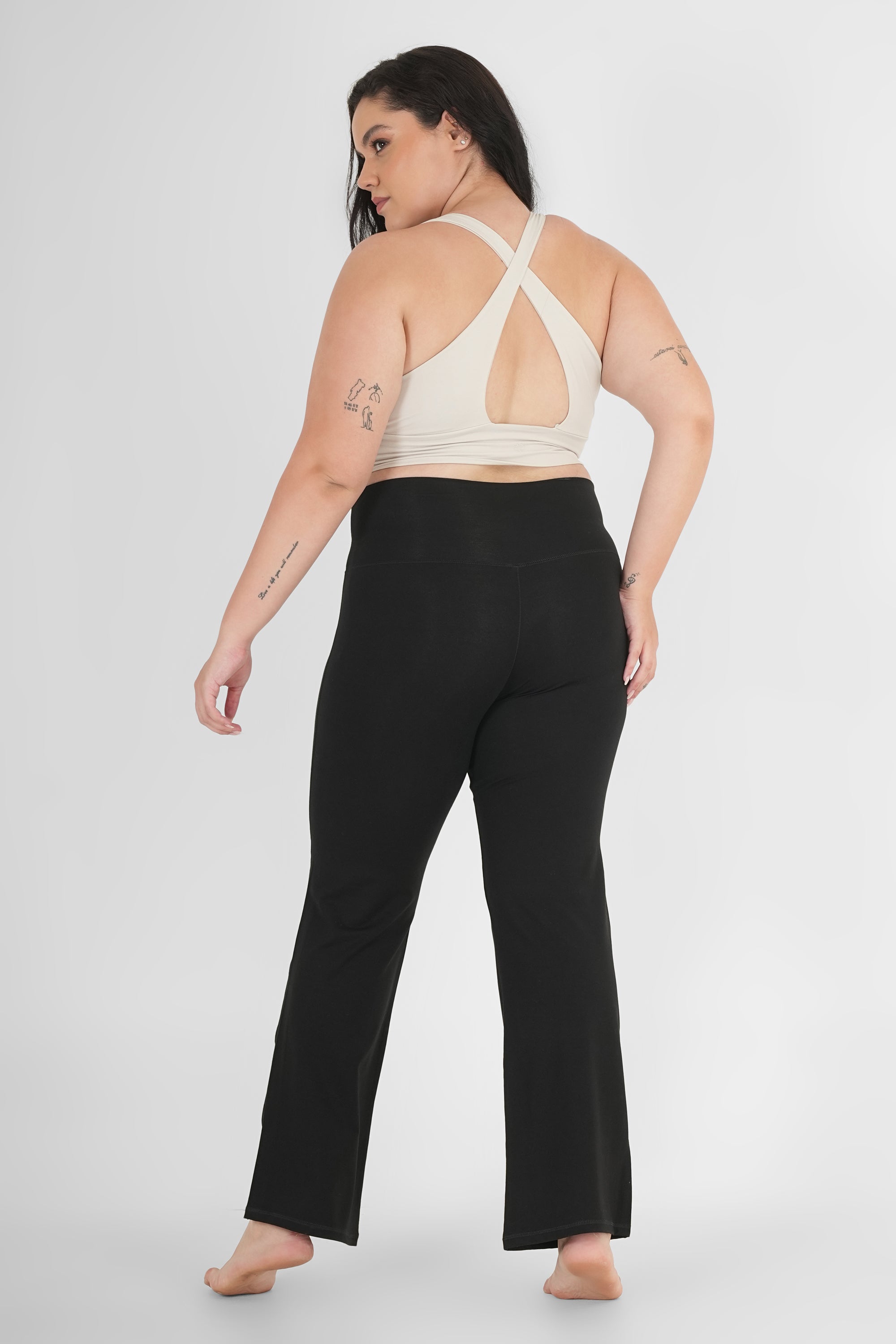 Schmeichelhafte ausgestellte Yogahose „Sienna“